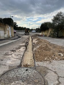 réparation de canalisation sur une route